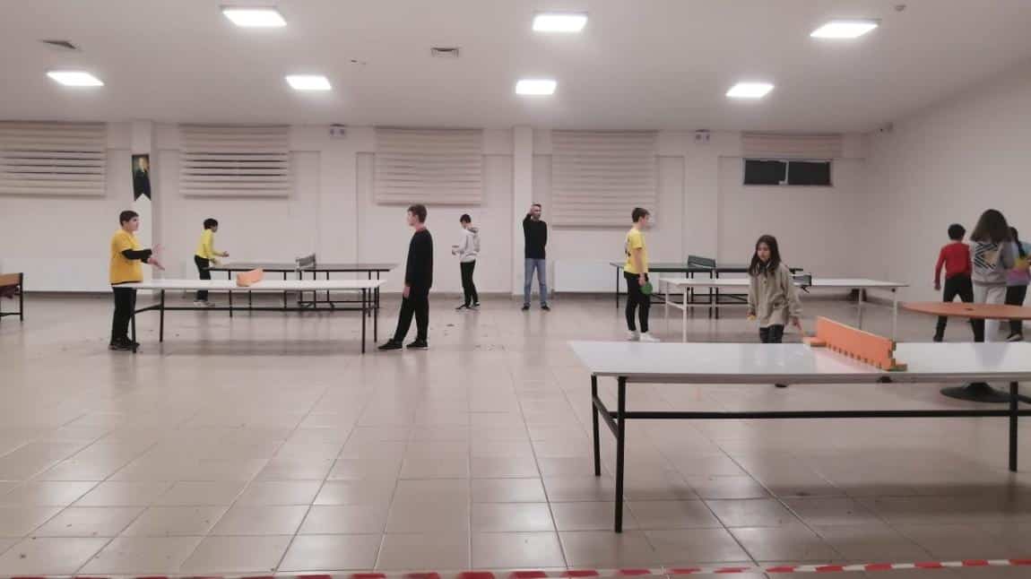 Gazi Osman Paşa Ortaokulu'nda Masa tenisi Kursumuz